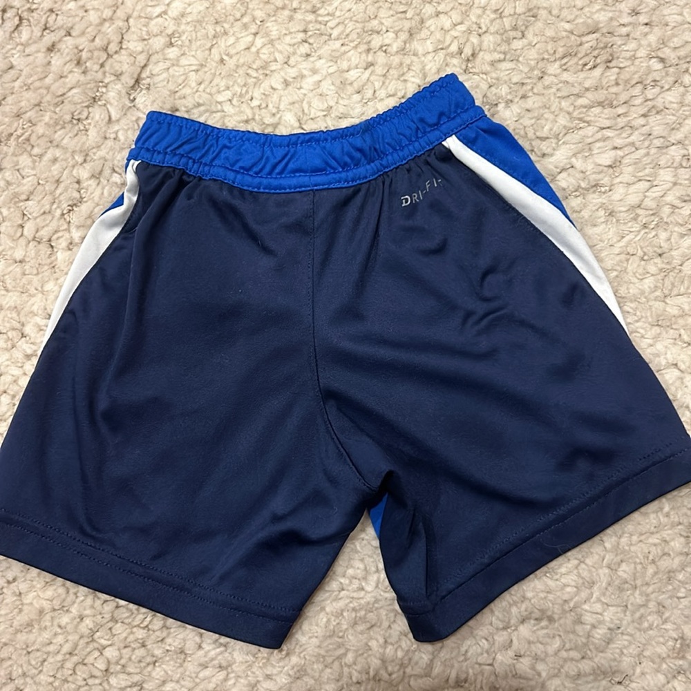 Nike/Levi’s shorts bundle - Picture 10 of 10